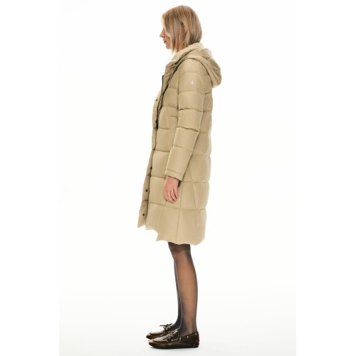 Women's hooded down jacket